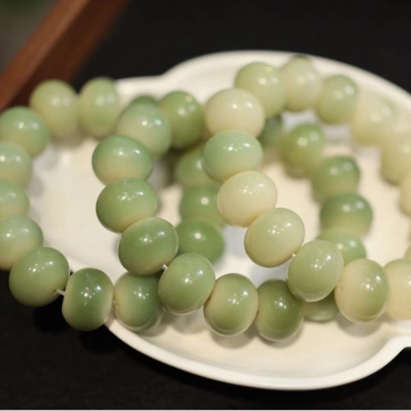 High quality natural Bodhi Bracelets green mango - Image 3